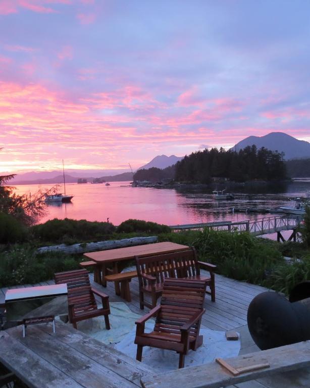 Tofino Swell Lodge Exterior photo